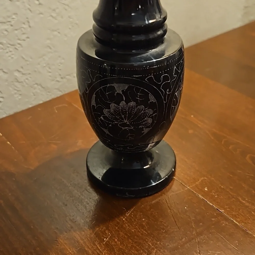 VTG Black Onyx Floral Etched Castlecore Outdoor Patio Vase - Picture 6 of 10